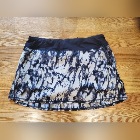 Lovely Lululemon Pacesetter Run Skirt - Picture 1 of 9